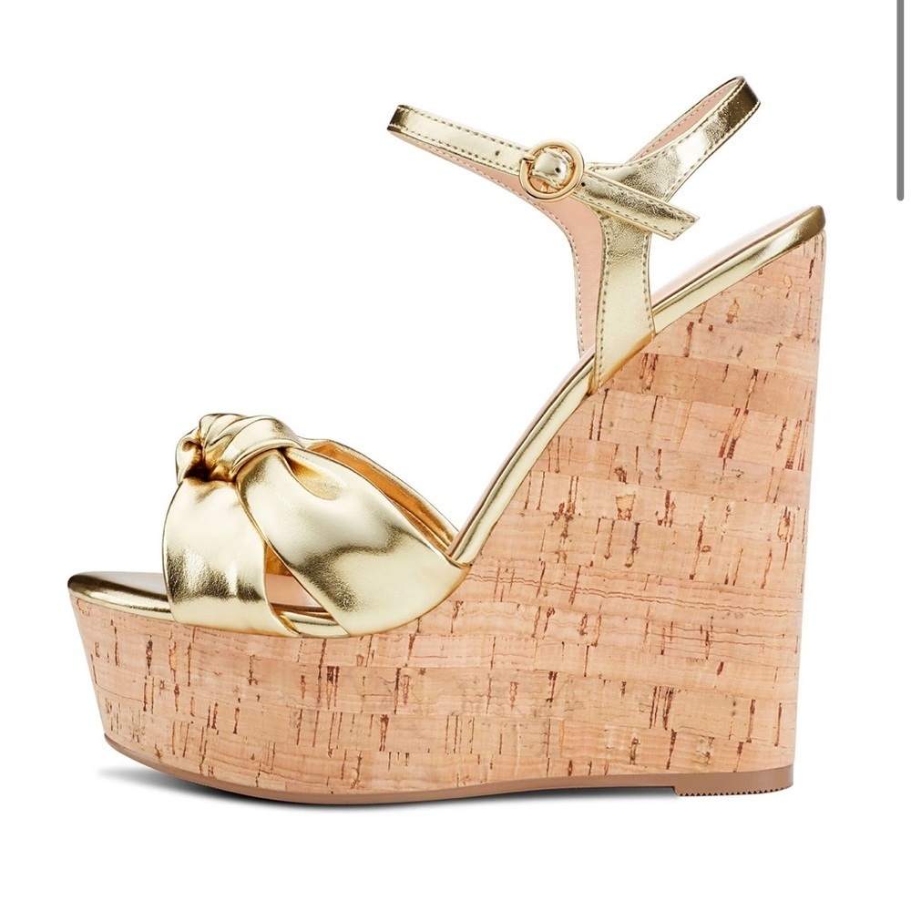 Saekcted 6" Wedge Heels with Bowknot. Size 10 - Picture 2 of 5